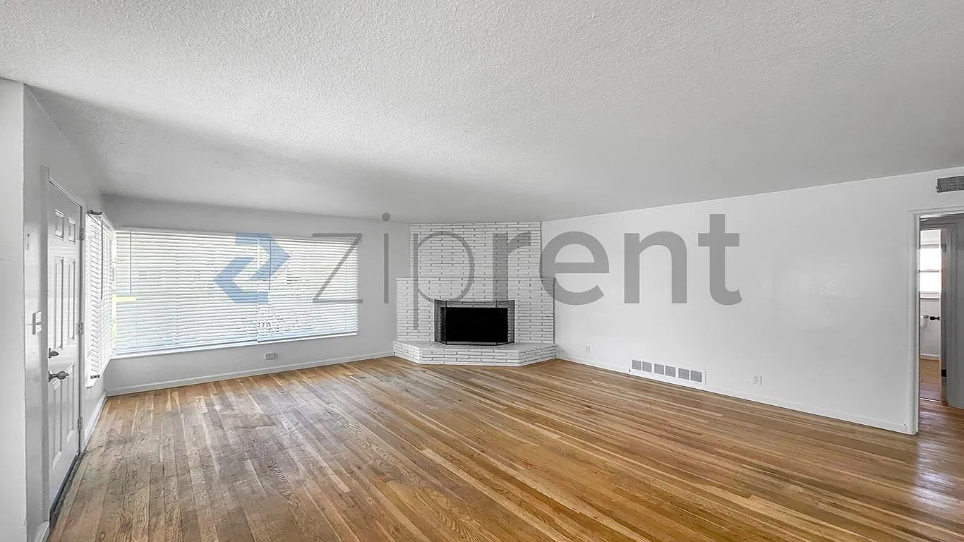 4 bed, 1774 sqft, $2,500 — Photo 4