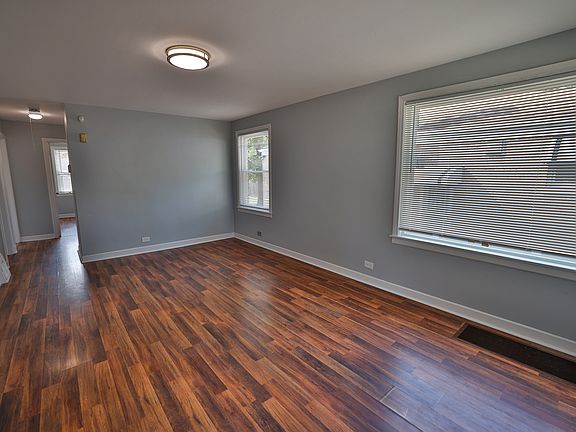 4th image of 220 Bellwood Ave
