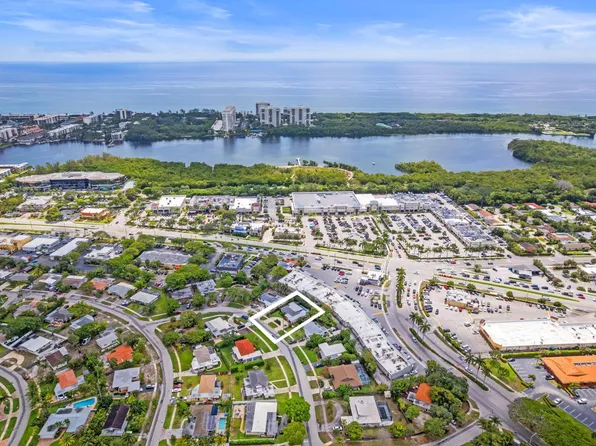 450 NE 5th Cir, Boca Raton, FL 33431