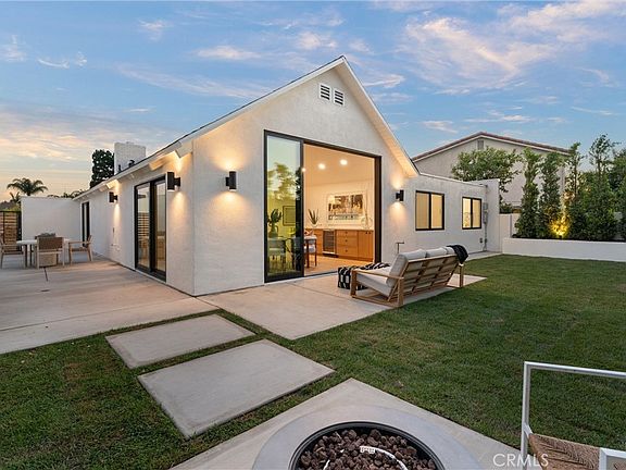 3rd image of 1788 Hawaii Cir