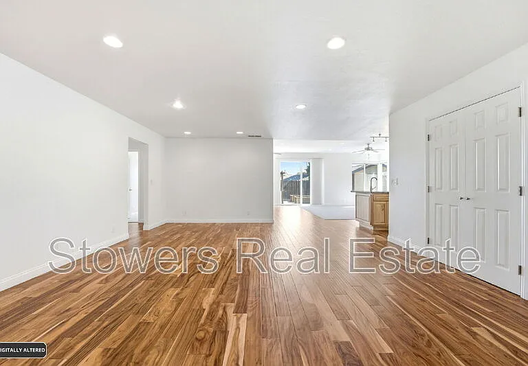 8049 Elgin Ln — Photo 8