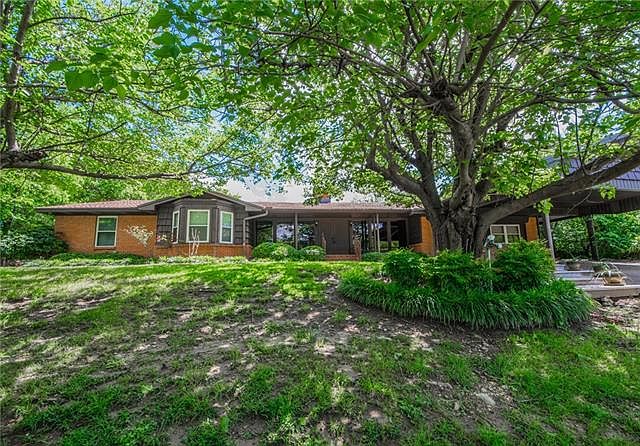 1st image of 4909 Hillside Dr