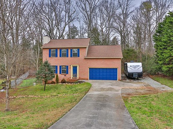 2nd image of 1424 W Woodshire Dr
