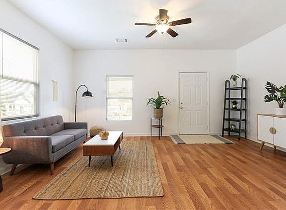 3rd image of 4967 Demontluzin St