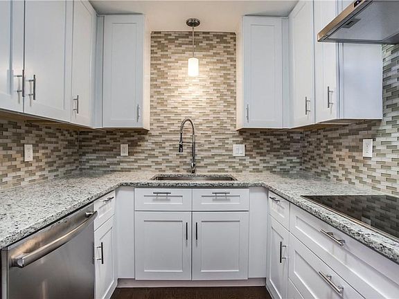 2nd image of 4035 Holland Ave APT 1