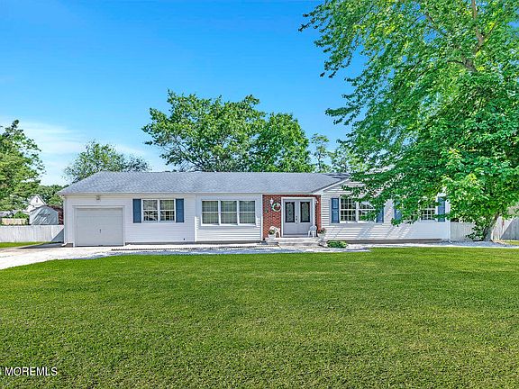3rd image of 203 Yvonne Drive