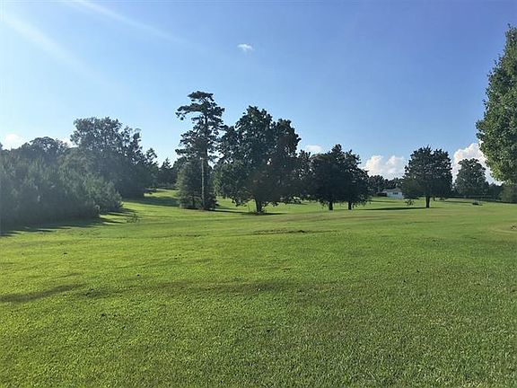 3rd image of 130 Country Club Dr