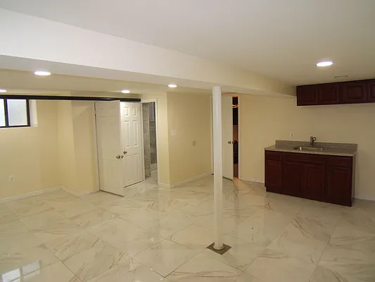 Rented by Joel Weisz, LREB | media 1