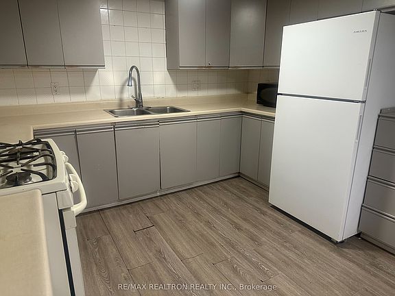 2nd image of 16 Montavista St #Basement