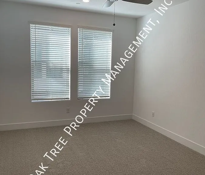 2863 E Tamarind Dr — Photo 4