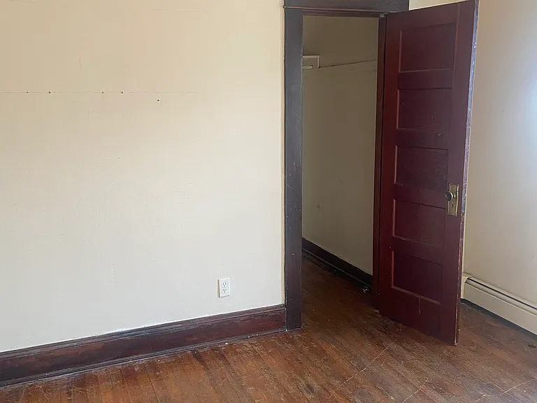 99-101 Poquonock Ave — Photo 14