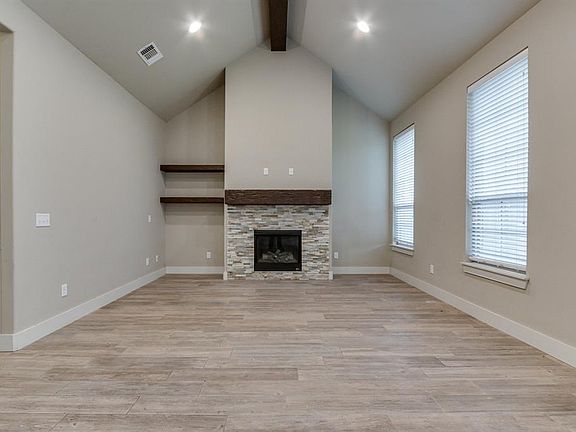 4th image of 1221 Pebble Pond Dr