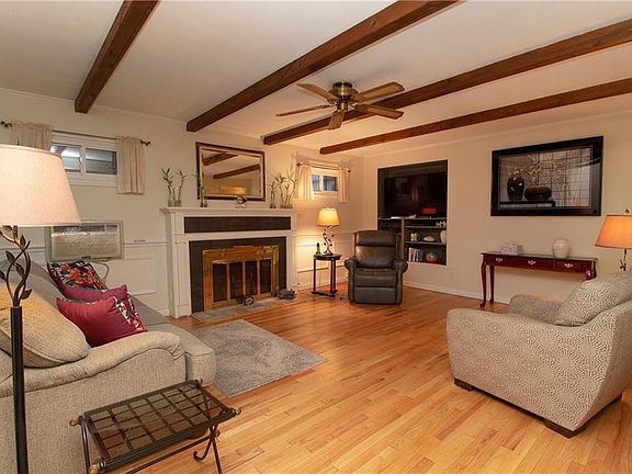 2nd image of 3132 Spencer Dr