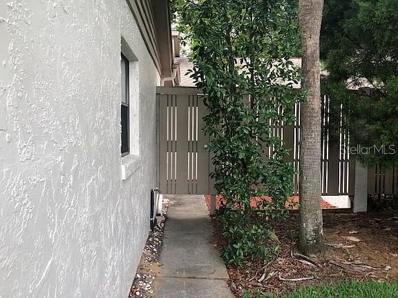 2nd image of 1427 Oak Pl