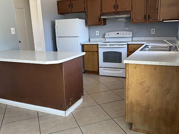 3rd image of 4427 W 16th Pl