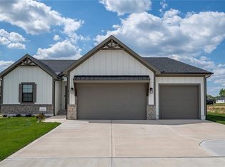 2614 SW Barley Field Dr, Lees Summit, MO 64082