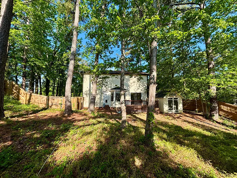 210 Foxdale Dr — Photo 11