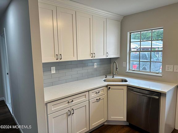 3rd image of 29A Buckingham Drive