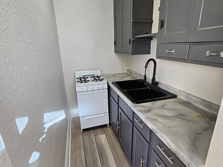 808 Saint Joseph St — Photo 12