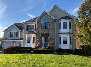 6 Julianna Dr, Haverhill, MA 01835