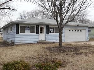 1st image of 1634 E Solfisburg Ave