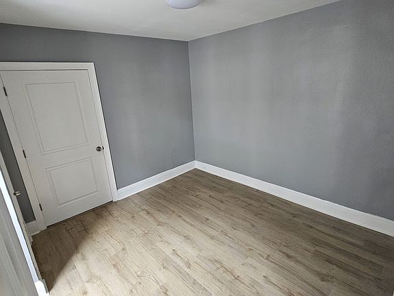2nd image of 521 Kearny Ave #1R