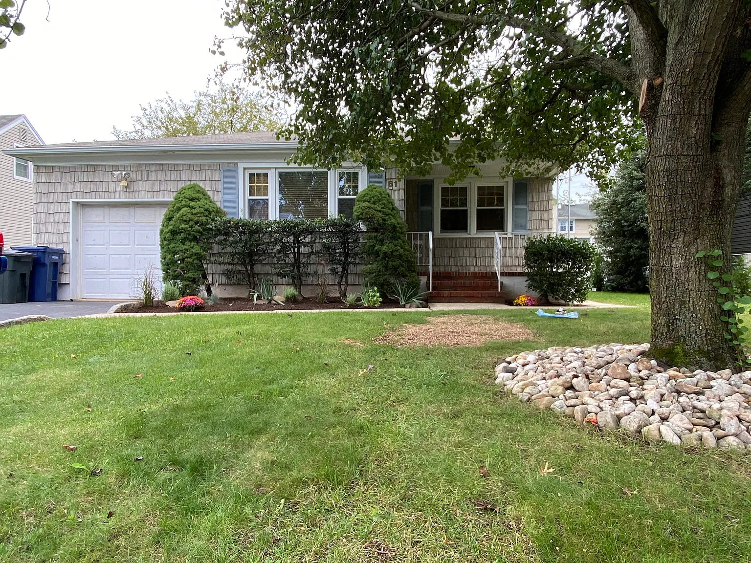 3 bed, 1377 sqft, $3,900 — Photo 2