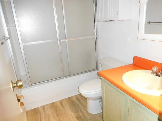 1250 Golden Cir — Photo 2