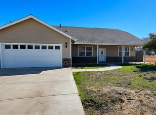 28060 Stallion Springs Dr, Tehachapi, CA 93561