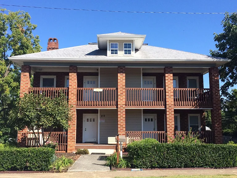 818 Lamont St — Photo 3