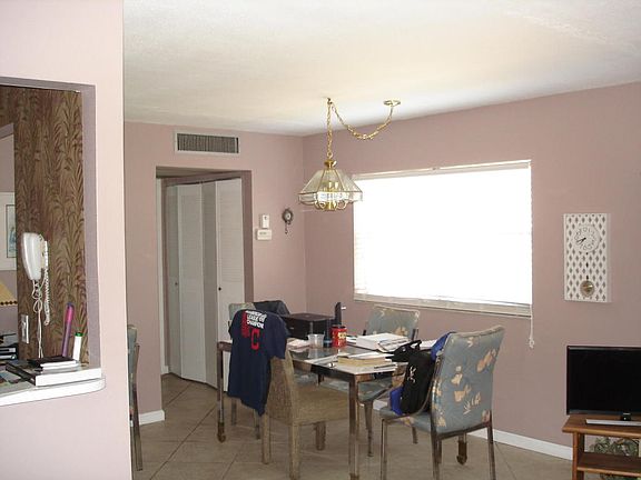 5th image of 531 Brittany L