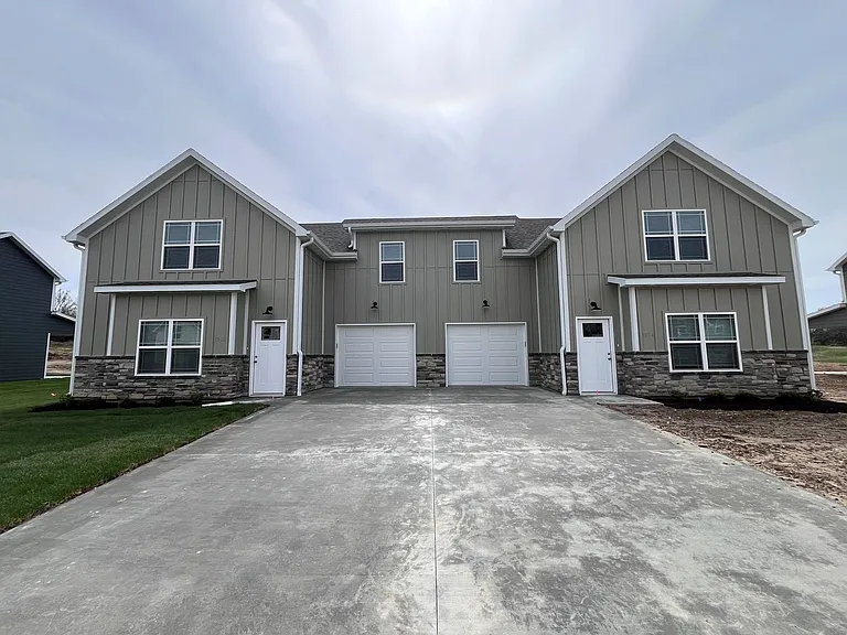 Manor Homes — Photo 52