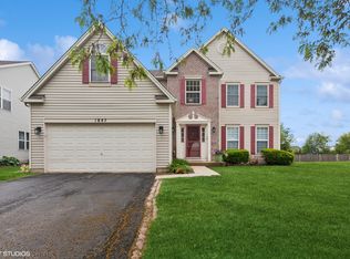 1847 Lake Shore Dr, Romeoville, IL 60446