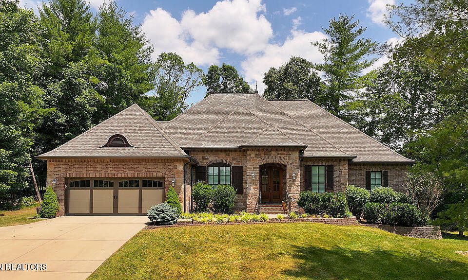 1st image of 113 Leyden Dr