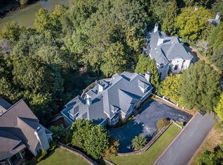 35 Pointe Ridge Dr, Sandy Springs, GA 30328