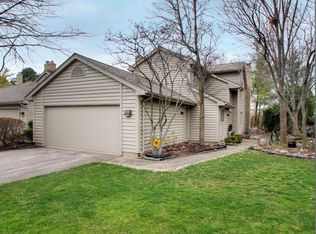 12 Saratoga Ct, Beachwood, OH 44122