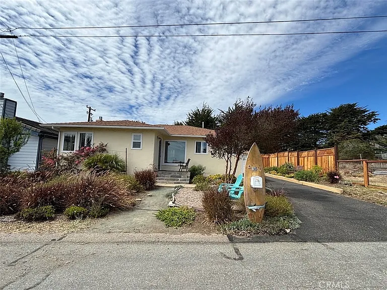 265 Chatham Ln — Photo 1