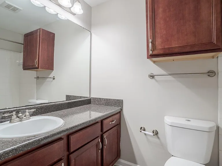 The Waterford Apartment Homes — Photo 17