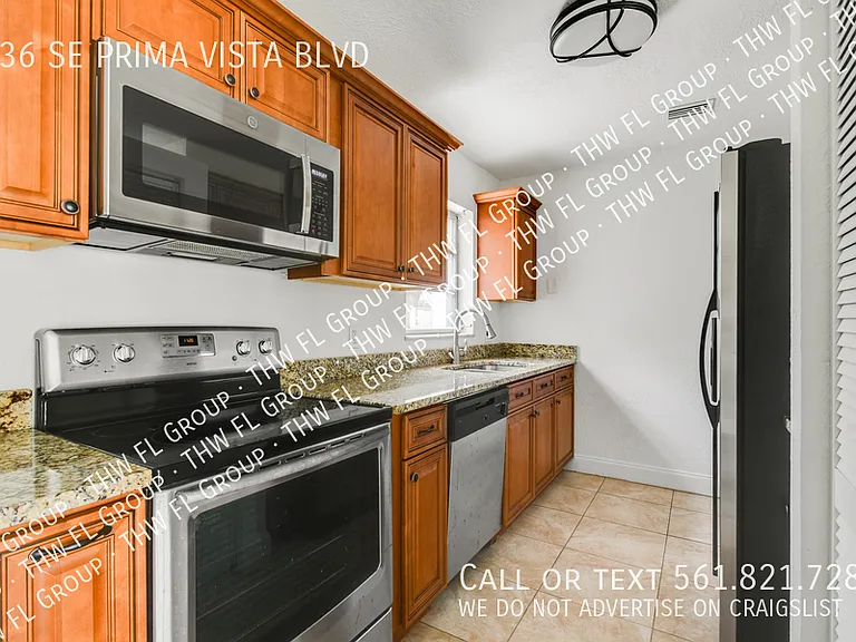 136 SE Prima Vista Blvd — Photo 3