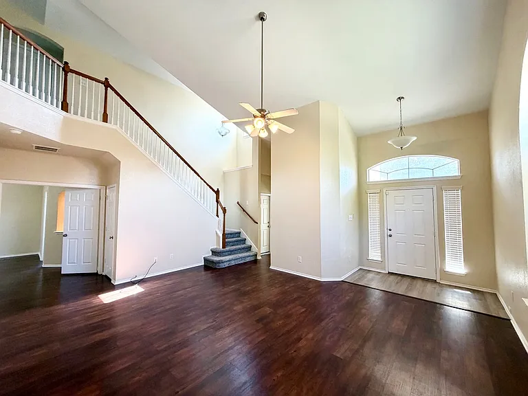 6404 Mundo Dr — Photo 7