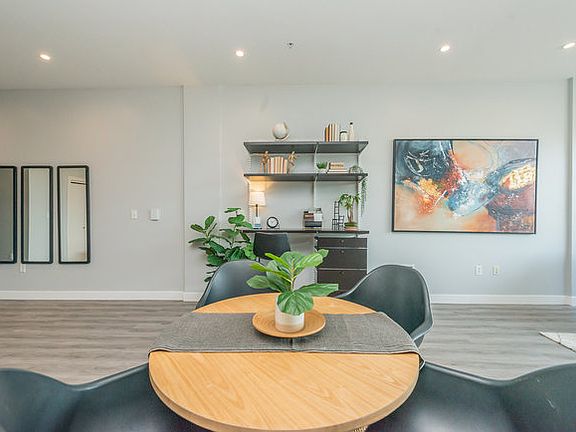 3rd image of 1001 46th St Unit 220