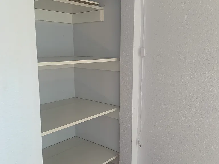 Jasmine Ave — Photo 11