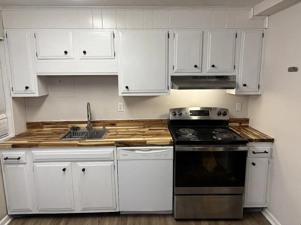 115 Tacoma Rd — Photo 3