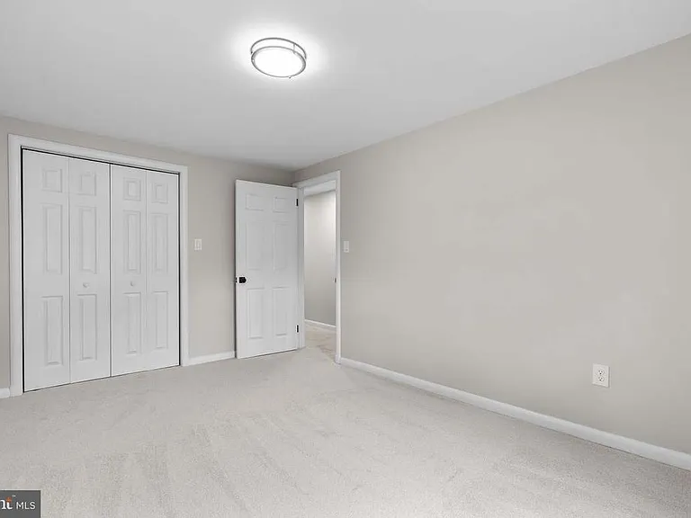10242 Stratford Ave — Photo 35