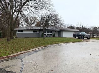 567 W Fransee Ln, Glendale, WI 53217