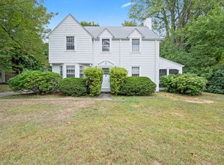 84 Applegate Rd, Fairfield, CT 06825