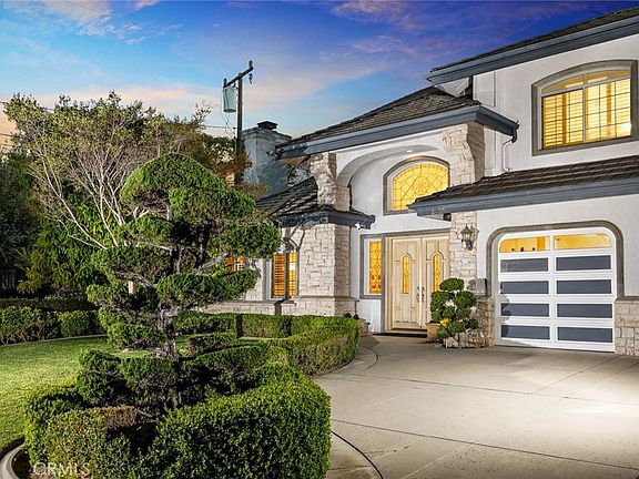 3rd image of 2409 Albert Way