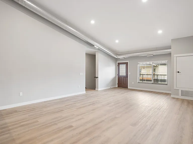 Independence Townhomes — Photo 16