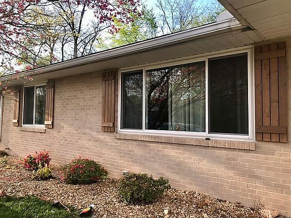 3rd image of 726 Donna Ln