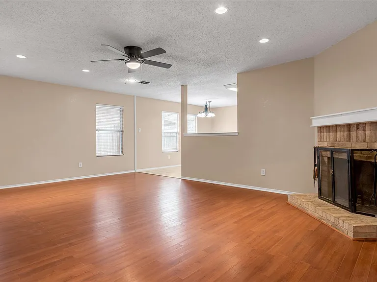 5336 New Castleton Ln — Photo 4